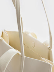 Charles & Ke*th -  Shalia Tote Bag - Cream