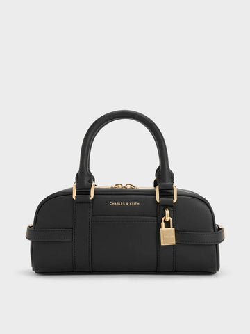 Charles & Keith - حقيبة يد أتود مزينة بسلسلة وتأثير مجعد - فضي