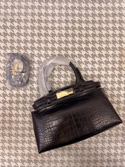 Charles & Ke*th - Aurelia Croc-effect Metallic-accent Elongated Tote-Black-DEFECTO
